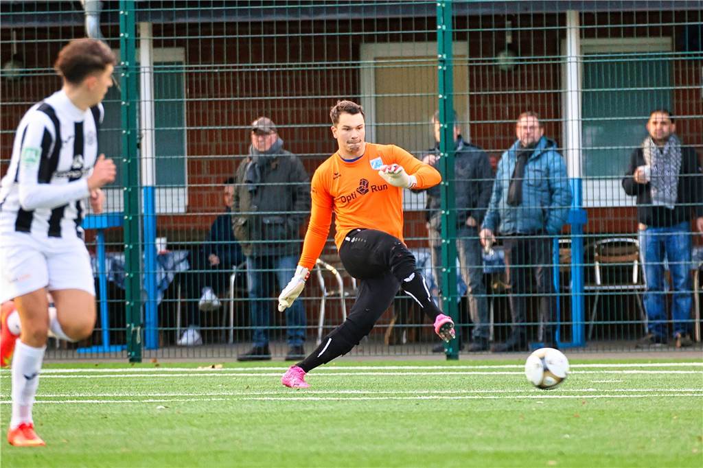 Im ersten Testspiel des Jahres 2023 kam der Westfalenligist Wacker Obercastrop zu einem 1:1 (1:0) gegen den Regionalligisten SG Wattenscheid 09. Kevin Holz hatte auf Vorlage von Elvis Shala zum 1:0 getroffen.