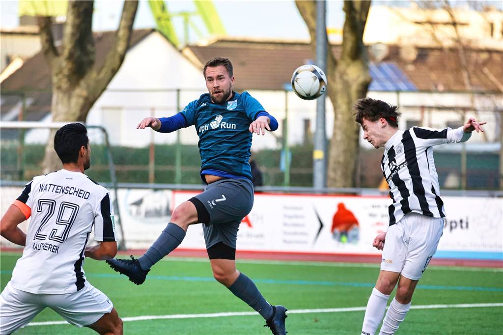 Im ersten Testspiel des Jahres 2023 kam der Westfalenligist Wacker Obercastrop zu einem 1:1 (1:0) gegen den Regionalligisten SG Wattenscheid 09. Kevin Holz hatte auf Vorlage von Elvis Shala zum 1:0 getroffen.