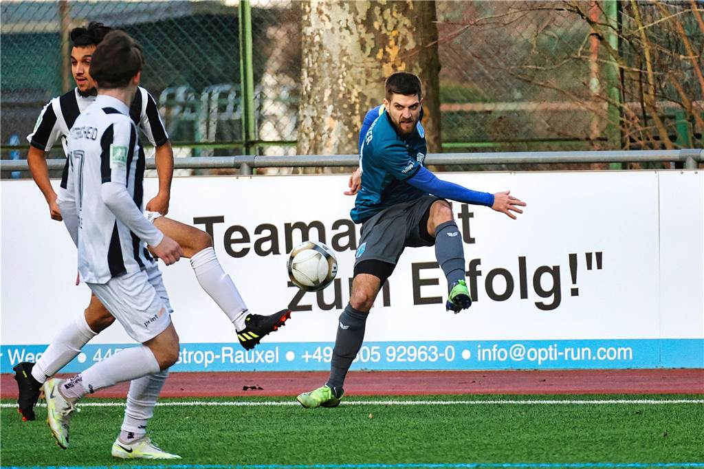 Im ersten Testspiel des Jahres 2023 kam der Westfalenligist Wacker Obercastrop zu einem 1:1 (1:0) gegen den Regionalligisten SG Wattenscheid 09. Kevin Holz hatte auf Vorlage von Elvis Shala zum 1:0 getroffen.