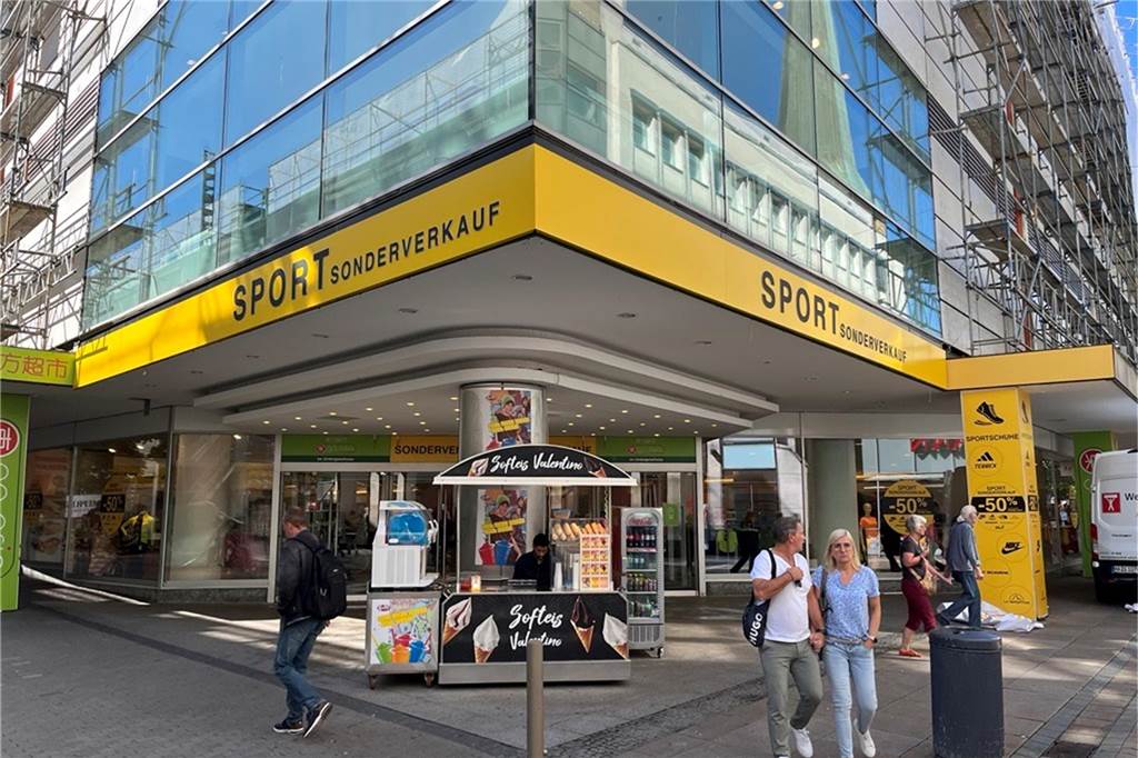 Nach Haftbefehl ist der Mode-Manager Göbel nicht mehr Geschäftsführer Im Ex-Kaufhof-Haus in Dortmund befindet sich das Outlet-Geschäft "Sport Sonderverkauf", das von der von Friedrich-Wilhelm Göbel gegründeten TEH Textilhandel GmbH betrieben wird.