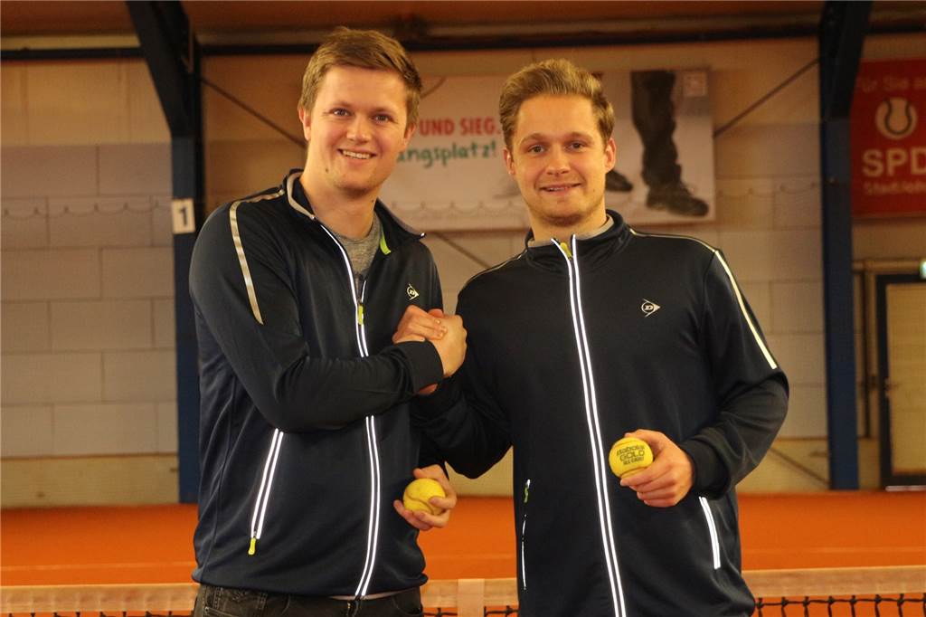 Corona bremst Tennisteams aus: Bei der TG Stadtlohn/Ahaus denkt man schon voraus Im Februar dieses Jahres stellten die beiden Vorsitzenden, Niklas Sandberg (l.) und Robin Möllers, die Tennisgemeinschaft als Kooperation von BW Stadtlohn und GW Ahaus vor.