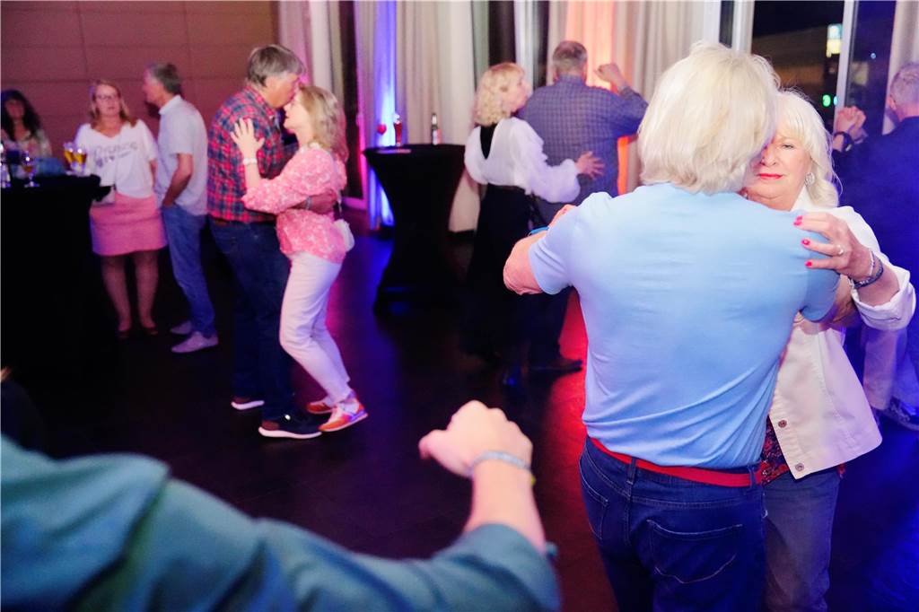 Tanz in den Mai 2025 in Schwerte: Die schönsten Fotos Viele Schwerterinnen und Schwerter feierten im Freischütz in den Mai 2025.