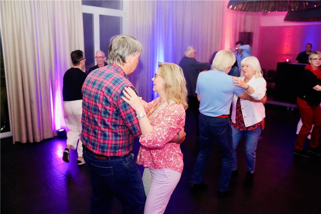 Tanz in den Mai 2025 in Schwerte: Die schönsten Fotos Viele Schwerterinnen und Schwerter feierten im Freischütz in den Mai 2025.