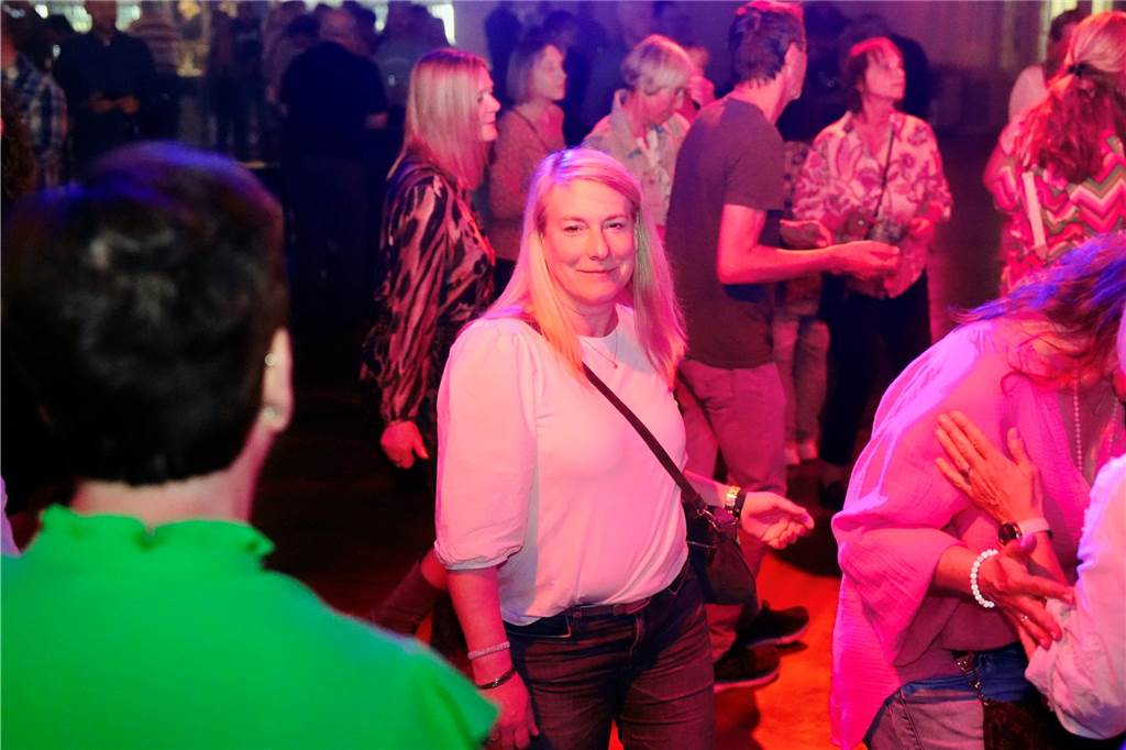 Tanz in den Mai 2025 in Schwerte: Die schönsten Fotos Viele Schwerterinnen und Schwerter feierten im Freischütz in den Mai 2025.
