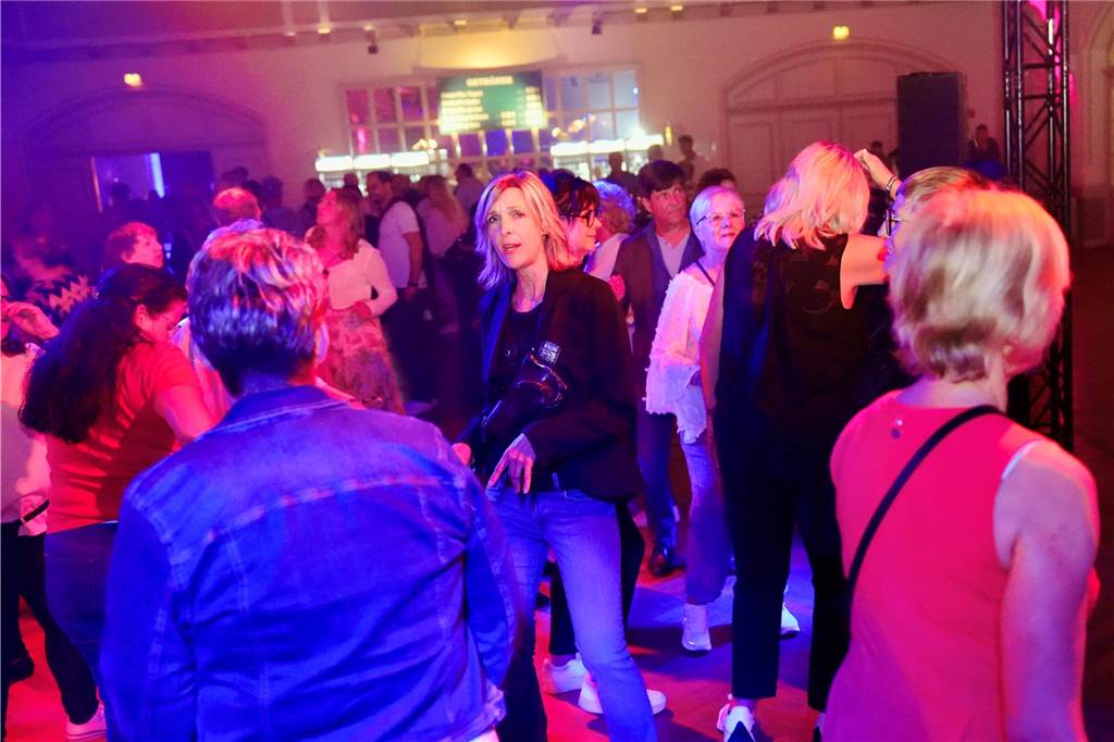 Tanz in den Mai 2025 in Schwerte: Die schönsten Fotos Viele Schwerterinnen und Schwerter feierten im Freischütz in den Mai 2025.