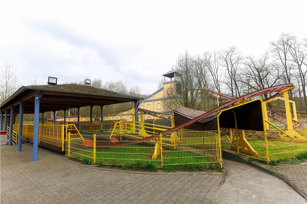 Movie Park und Schloss Beck kritisieren politische Entscheidungen Im Freizeitpark Schloss Beck fährt momentan niemand Achterbahn. Betreiberin Karla Kuchenbäcker findet das äußerst ungerecht.