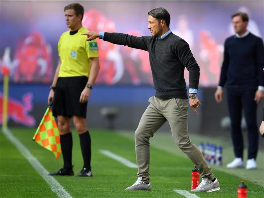 Sprüche zum 6. Spieltag der Fußball-Bundesliga Im Gegensatz zu seinem Team auf dem Spielfeld war Eintracht Frankfurts Trainer Niko Kovac in der ersten Halbzeit an der Seitenlinie sehr präsent. Foto: Hendrik Schmidt