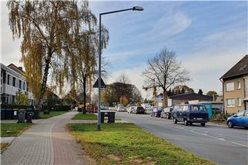 Im Gewerbegebiet Westerholt, hier die Breite Straße, wohnen nach Darstellung der Stadt Herten mehr als 100 Haushalte illegal in ihren Wohnungen.
