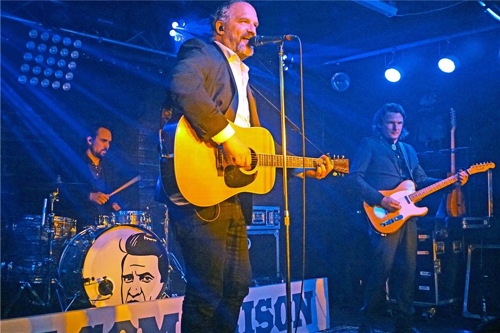 Greif-Guerillas sagen Goodbye: Ideen für Kultkneipe gibt es weiter Im Greif wurden auch immer wieder Konzerte gespielt. Die niederländische Gruppe Def Americans sorgte beispielsweise für Johnny-Cash-Klänge.