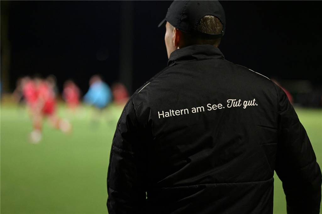 Spvgg. Erkenschwick unterliegt gegen TuS Haltern: Die besten Bilder vom Pokal-Halbfinale Im Halbfinale des Kreispokals standen sich die A-Junioren von Spvgg. Erkenschwick und TuS Haltern auf der Jule-Ludorf-Sportanlage gegenüber. Der Gast setzte sich etwas zu deutlich mit 4:0 durch und zog ins Endspiel ein.