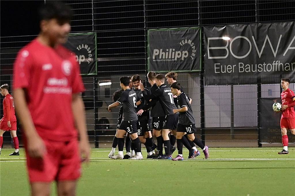 Spvgg. Erkenschwick unterliegt gegen TuS Haltern: Die besten Bilder vom Pokal-Halbfinale Im Halbfinale des Kreispokals standen sich die A-Junioren von Spvgg. Erkenschwick und TuS Haltern auf der Jule-Ludorf-Sportanlage gegenüber. Der Gast setzte sich etwas zu deutlich mit 4:0 durch und zog ins Endspiel ein.