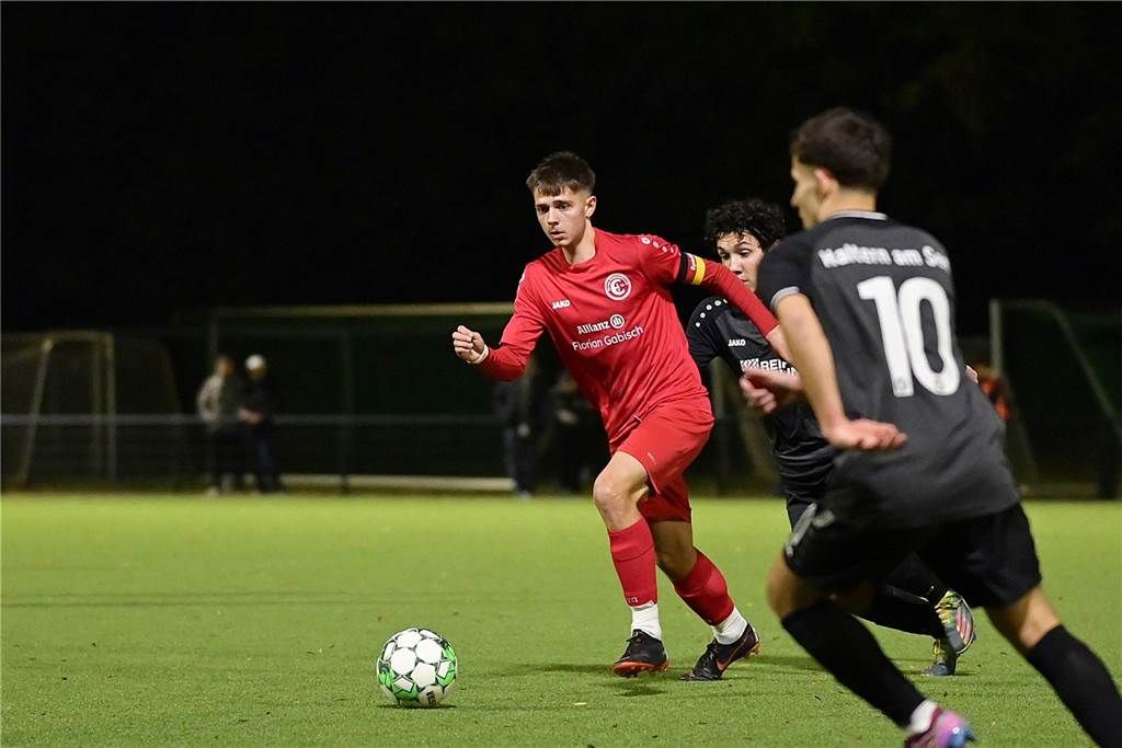 Spvgg. Erkenschwick unterliegt gegen TuS Haltern: Die besten Bilder vom Pokal-Halbfinale Im Halbfinale des Kreispokals standen sich die A-Junioren von Spvgg. Erkenschwick und TuS Haltern auf der Jule-Ludorf-Sportanlage gegenüber. Der Gast setzte sich etwas zu deutlich mit 4:0 durch und zog ins Endspiel ein.