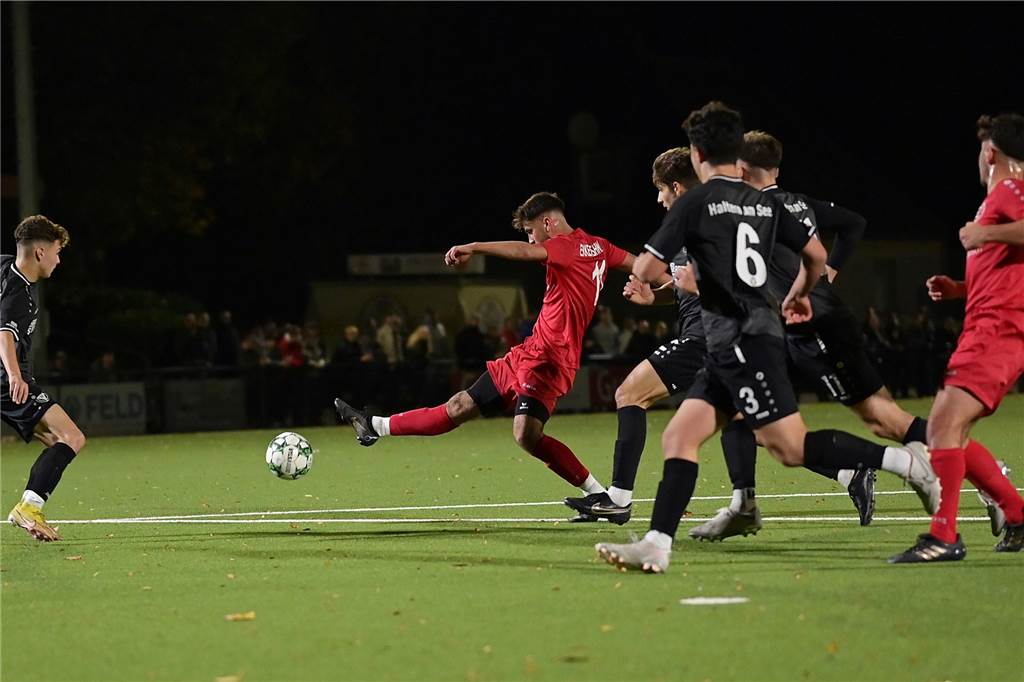 Spvgg. Erkenschwick unterliegt gegen TuS Haltern: Die besten Bilder vom Pokal-Halbfinale Im Halbfinale des Kreispokals standen sich die A-Junioren von Spvgg. Erkenschwick und TuS Haltern auf der Jule-Ludorf-Sportanlage gegenüber. Der Gast setzte sich etwas zu deutlich mit 4:0 durch und zog ins Endspiel ein.