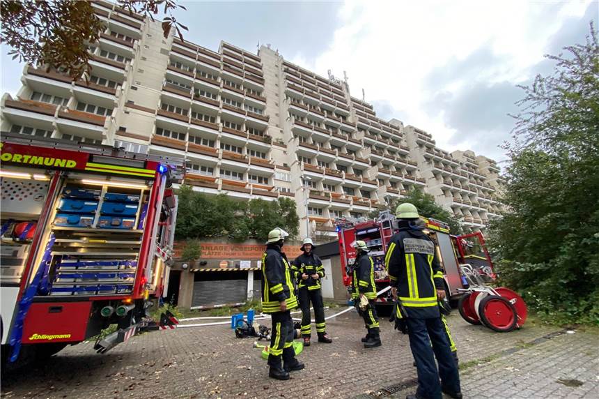 Feuer im neunten Stockwerk des leerstehenden Hannibal-Hochhauses Im Hannibal in Dorstfeld ist am Mittwochmorgen ein Feuer ausgebrochen.