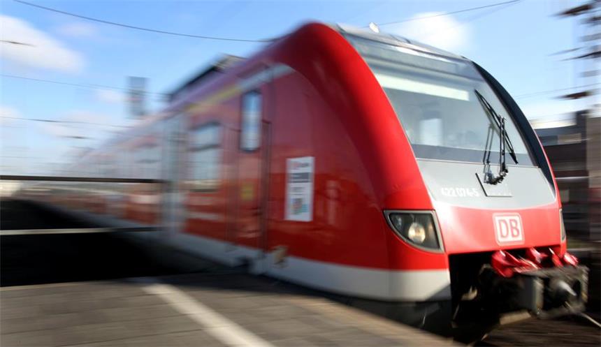 Massenschlägerei am Gelsenkirchener Hauptbahnhof Im Hauptbahnhof Gelsenkirchen ist es am Samstag zu einer Massenschlägerei gekommen.