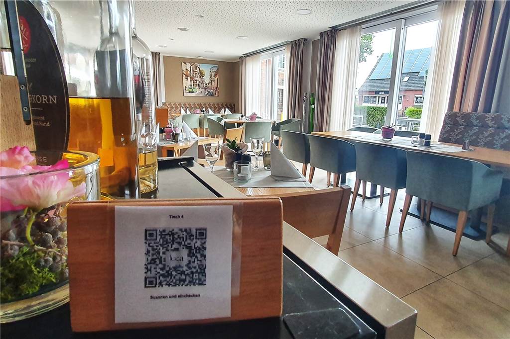Nach Lockdown: Hotel am Markt kämpft mit akuter Personal-Not Im Hotel am Markt und im M3 gilt die 3G-Regel und jeder Gast im Restraunt muss sich nach wie vor einchecken – zum Beispiel über die Luca-App.