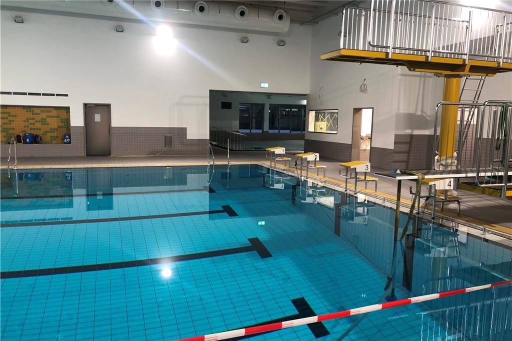 Endspurt im Revierpark: Das neue Sportbad soll Ende März eröffnen Das Sportbecken des neuen Schwimmbads im Revierpark Wischlingen