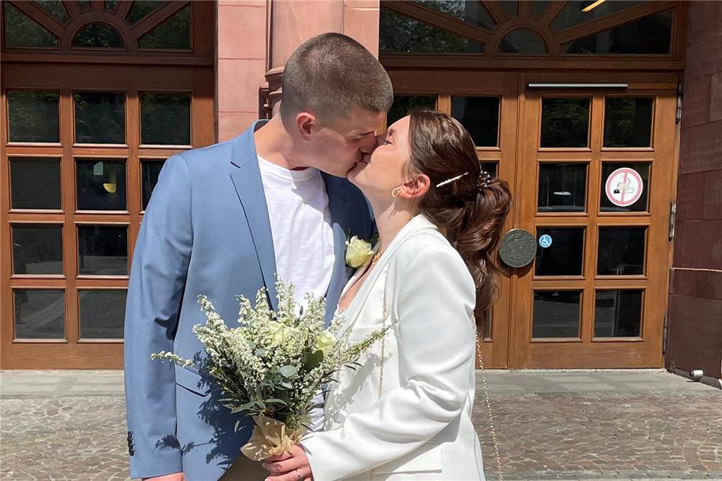 Im verflixten siebten Jahr geheiratet: Für Laura und Luca ein Glück Laura und Luca