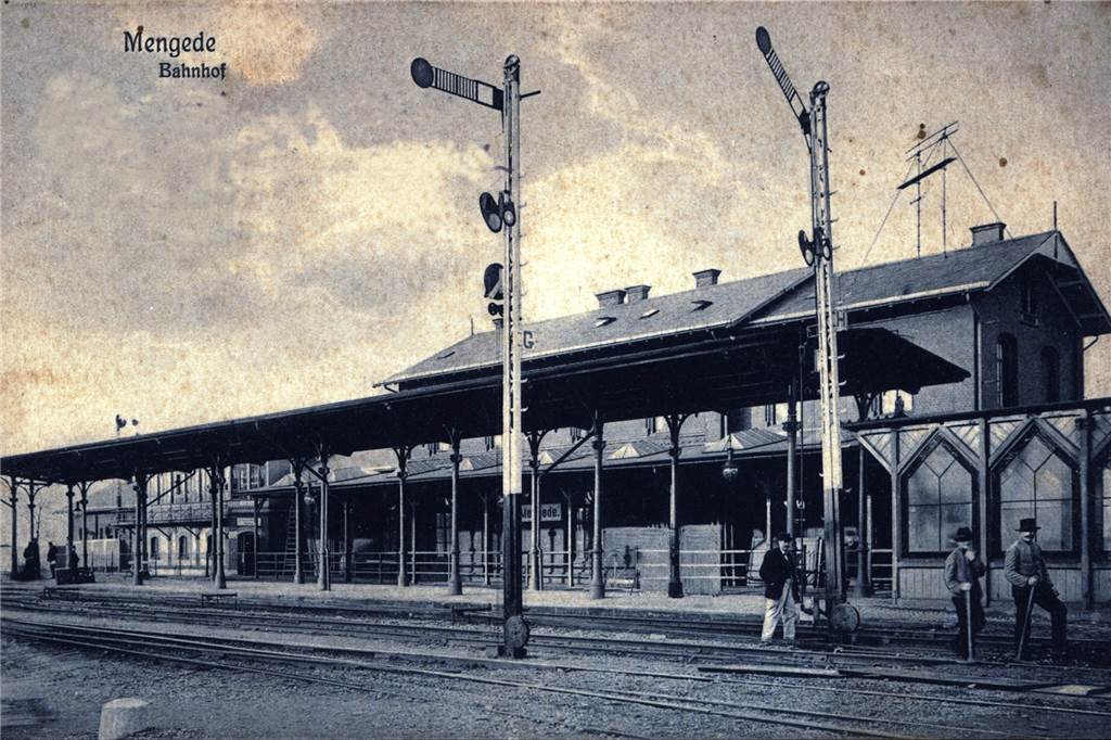 Deutsche Bahn: Was wird aus dem historischen Dortmunder Bahnsteigdach? Bahnhof Mengede und Bahnsteig im Jahr 1904.