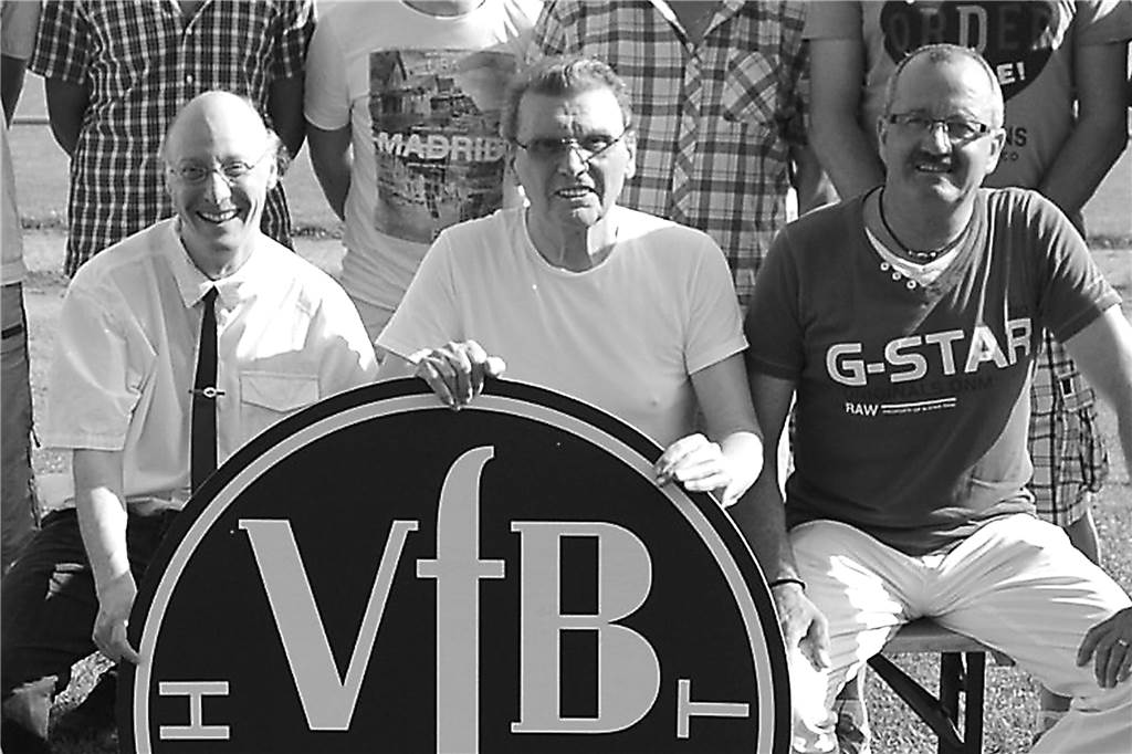 Im Jahr 2014 wurde Jupp Todt (Mitte) für 60 Jahre Vereinstreue zum VfB Habinghorst ausgezeichnet.