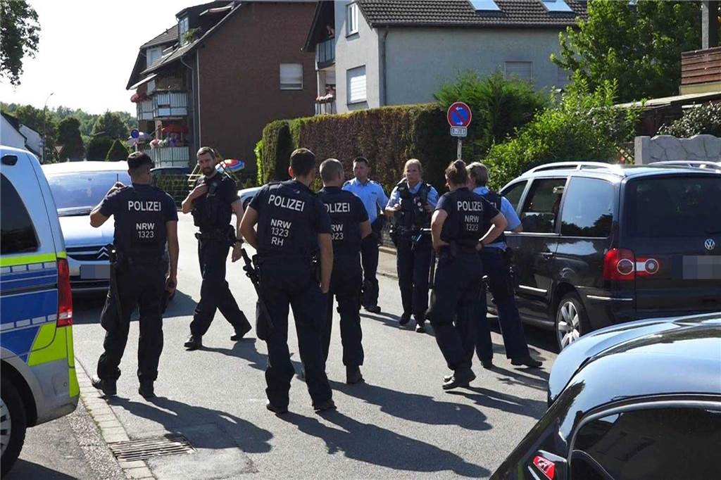 Chaos am Freibad: Auch diesen Sommer wird sich wohl kaum etwas ändern Polizeieinsatz am Freibad Hardenberg in Deusen im Sommer 2022