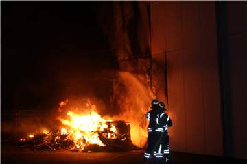 Im Juli ging in der Marina in Bergkamen-Rünthe ein Wohnmobil in Flammen auf. Es war vorsätzliche Brandstiftung, Der Täter ist noch immer nicht gefasst.