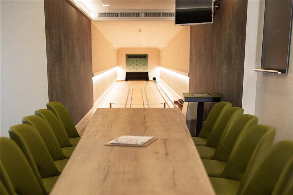 Hotel ist eröffnet: Lieb & Wert zeigt die Liebe zum Detail Im Keller des Hauses gibt es auch zwei Kegelbahnen mit Bier, dass sich die Gäste selbst zapfen können.