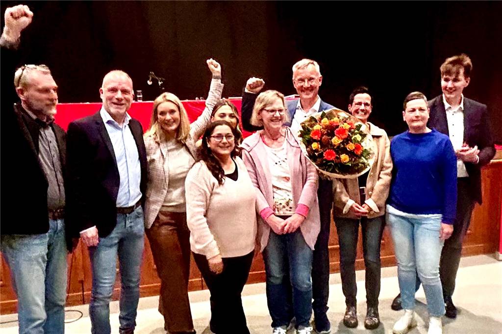 Nur zaubern geht nicht: Axel Tschersich gewährt Einblicke und verteilt Impulse Axel Tschersich im Kreise der SPD-Stadtspitze.
