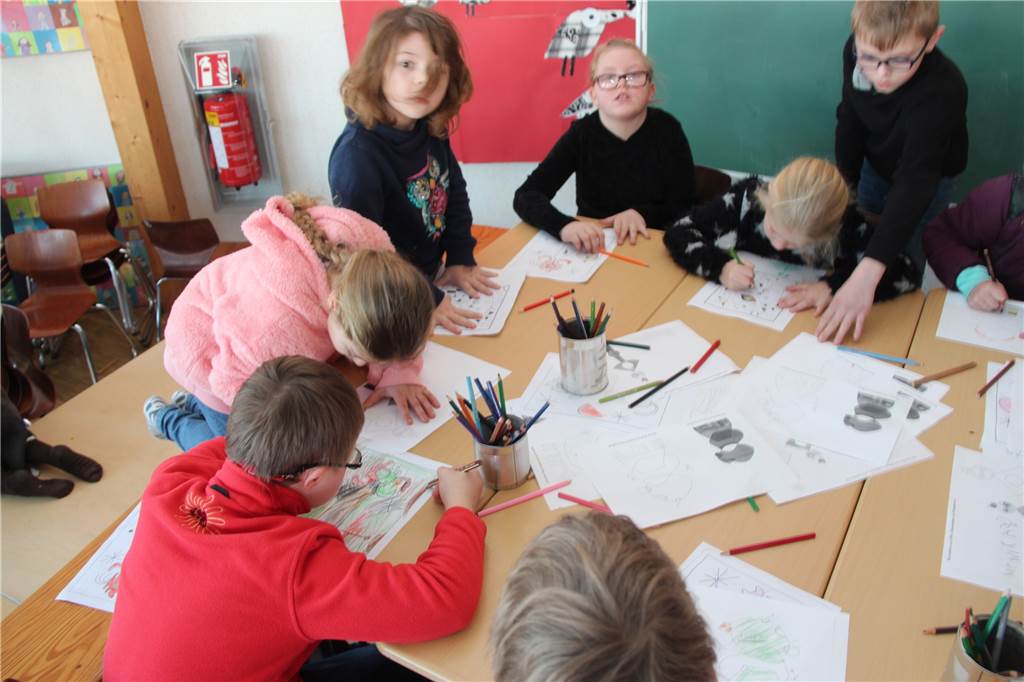 So läuft‘s mit dem Zusammenleben behinderter und nichtbehinderter Menschen in Nordkirchen Im Kunst-Projekt haben behinderte und nichtbehinderte Kinder zusammengearbeitet.