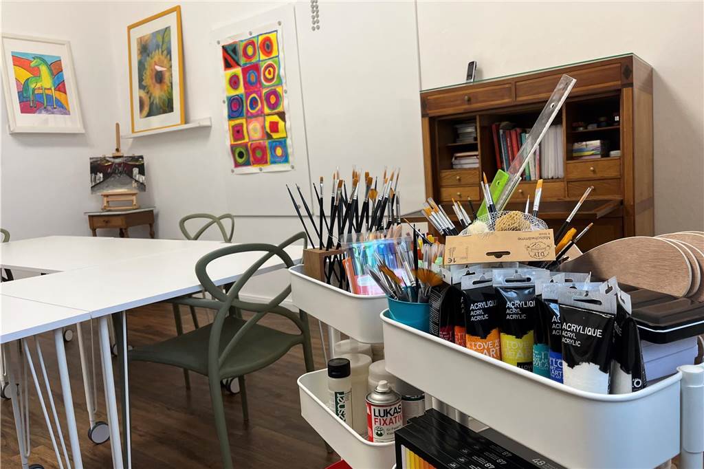 Tagesklinik im Schloss Lembeck geht in den Betrieb Im Kunstraum können die Patienten kreativ werden.