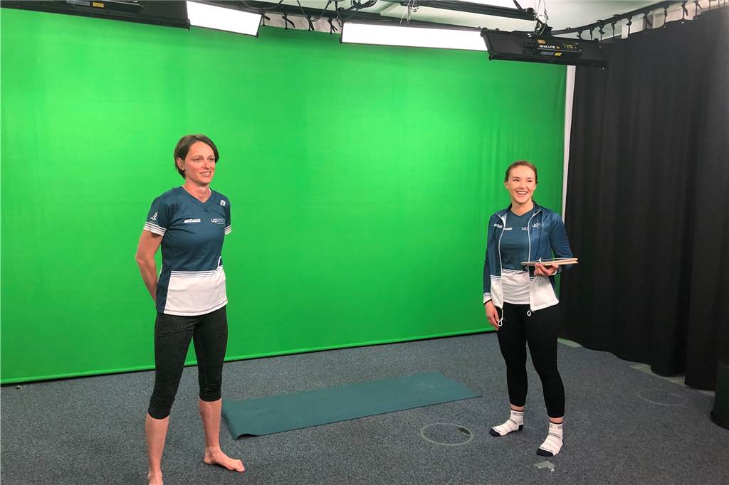 Yoga-Fitness für Anfänger: Übungen zuhause jetzt ganz leicht nachmachen Im Lensing-Media-Studio haben Lisa-Marie Hofacker (rechts) und Jana Hartmann die Übungen exklusiv für die RN+-Nutzer aufgenommen.