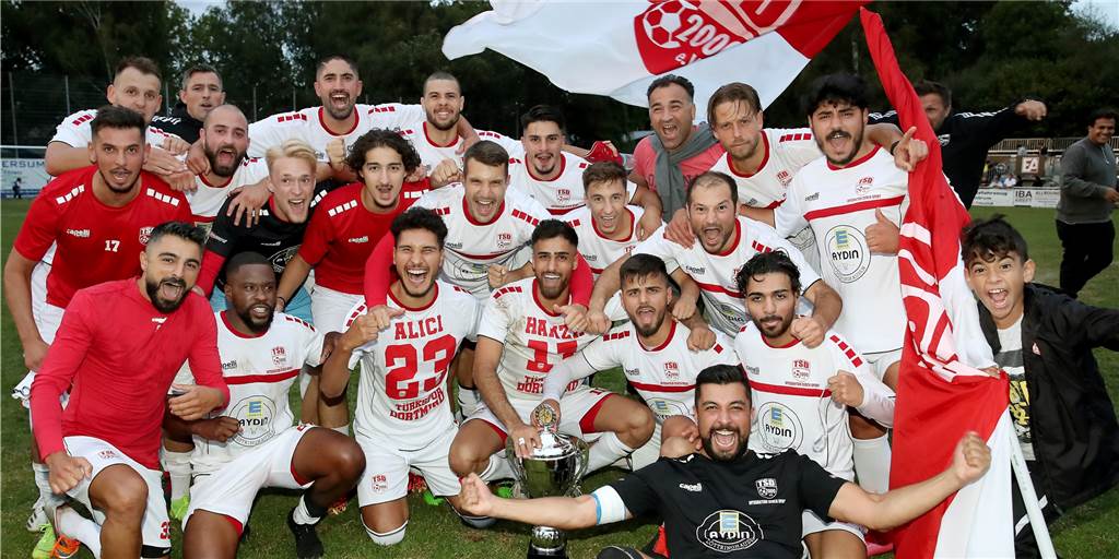Hecker-Cup und Westfalenpokal kollidieren – Teams vor Terminsorgen: „Sehr, sehr unglücklich“ Im letzten Jahr gewann Türkspor Dortmund den Hecker-Cup. Dieses Jahr könnte es zu terminlichen Schwierigkeiten kommen.