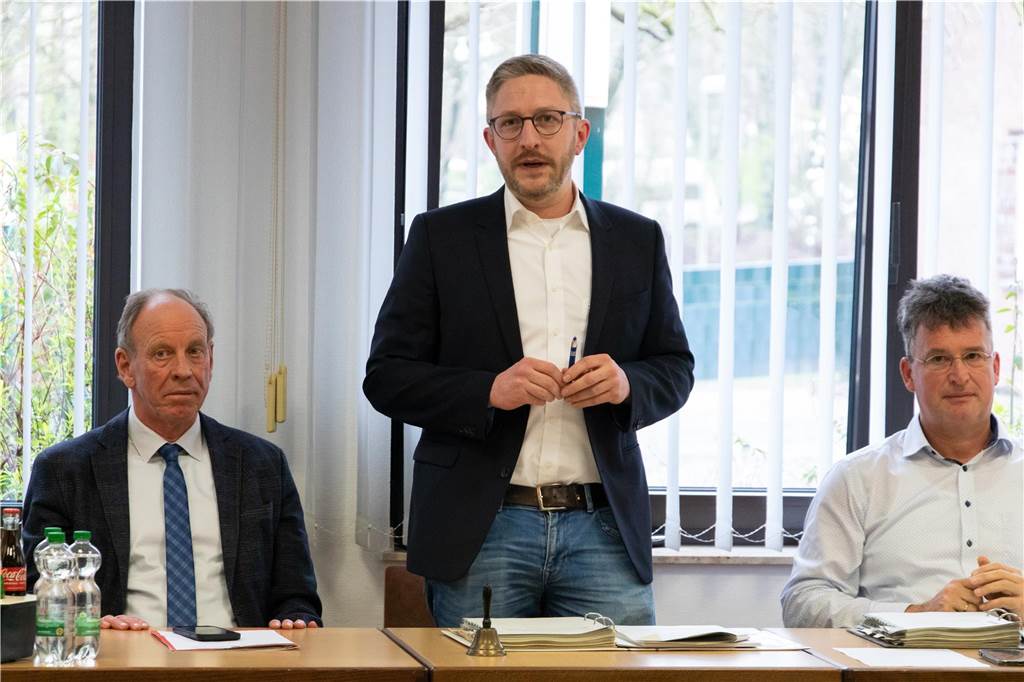 100 Tage im Amt als Bezirksbürgermeister: Hendrik Dierichs im Gespräch Im März trat der Kirchhellener Familienvater Hendrik Dierichs im Alter von 34 Jahren den Posten als Bezirksbürgermeister an.