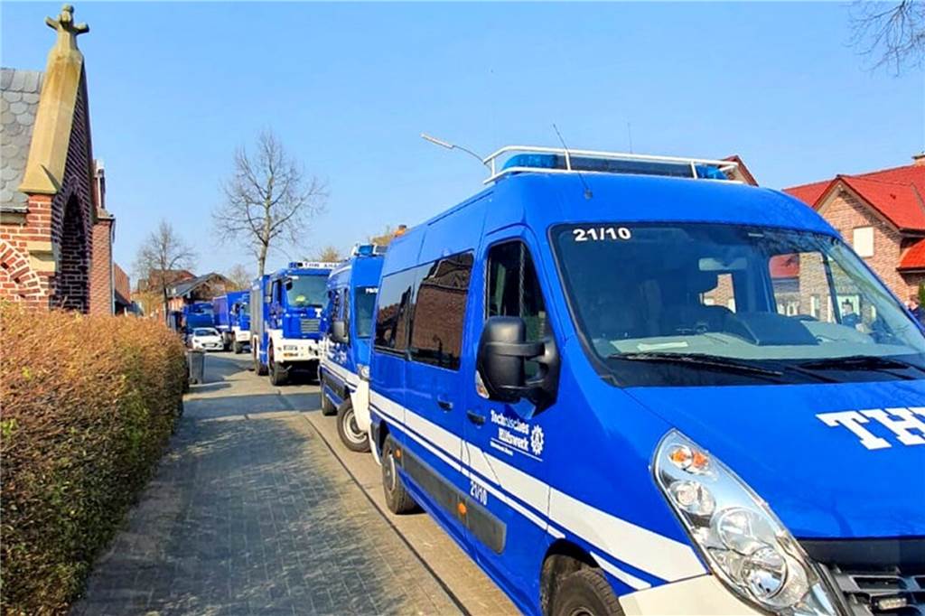 Drogenplantage in Ottenstein: Kurioses Mietverhältnis ebnet den Weg Im März wurde in Ottenstein an der Kettelerstraße eine Cannabisplantage entdeckt. Drei Tatverdächtige stehen jetzt vor Gericht. Das THW half beim Sicherstellen und Aufräumen.