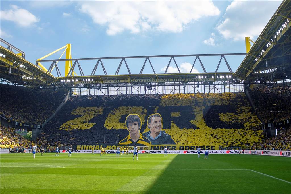 Im Mai 2022 verabschiedet sich Michael Zorc. Von 1978 bis 2022 war er im Verein. Als Spieler und Sportdirektor. In guten wie in schwierigen Zeiten. Die Fans danken es ihm.