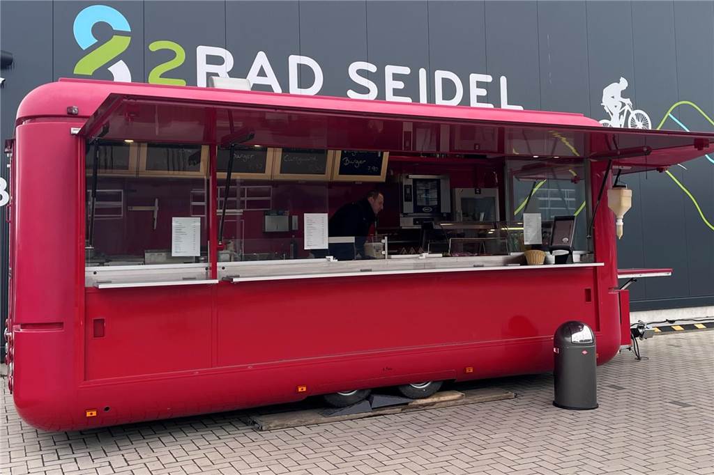 Aus für Foodtruck im Gewerbegebiet: Kamil Puzio plant neues Projekt Foodtruck von Kamil Puzio an der Schlosserstraße 30 in Olfen.