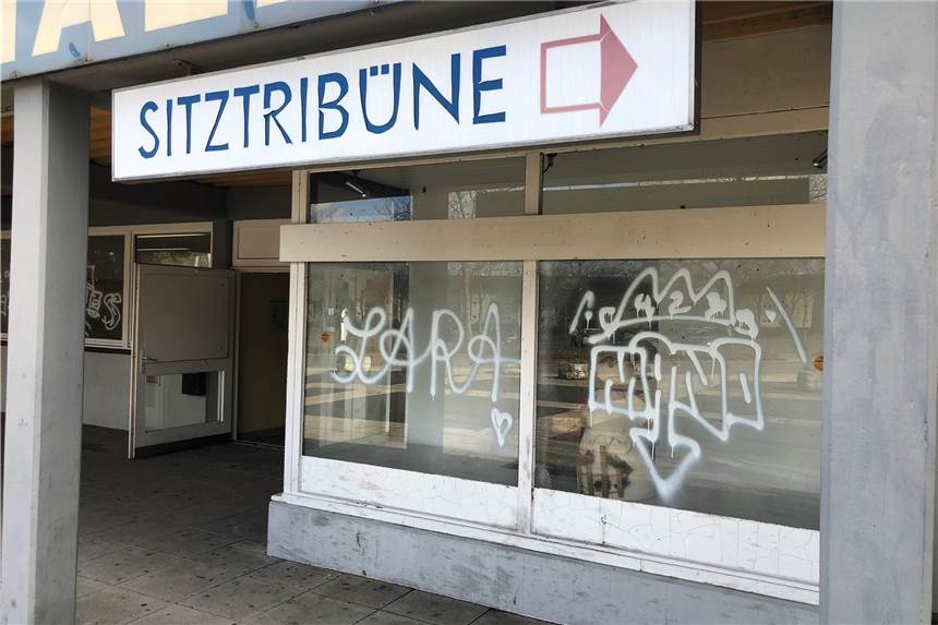 Mit einem Klick live zur Debatte um den Erhalt der Eishalle Im Moment dienst die Eishalle als Testzentrum. Um die Frage nach einer Wiederaufnahme des Betriebs als Eissportanlage, geht es am Donnerstag.