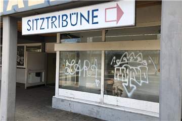 Im Moment dienst die Eishalle als Testzentrum. Um die Frage nach einer Wiederaufnahme des Betriebs als Eissportanlage, geht es am Donnerstag.