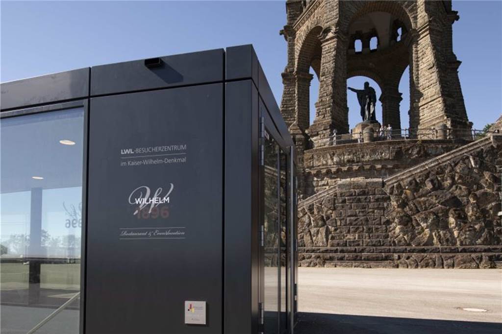 Porta Westfalica: Das wortwörtliche Tor zu Westfalen Im neu errichteten Besucherzentrum warten neben interaktiven Infoständen auch Kaffee und Kuchen.