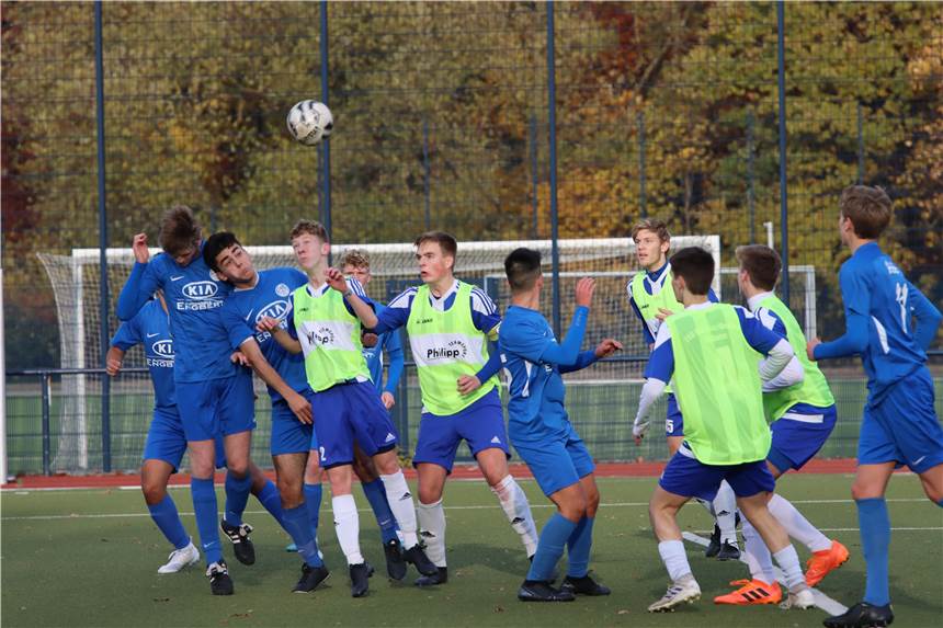 Auf den ersten Schock folgt die Entspannung Im November 2019 standen sich beim FC Marl die U17-Junioren der JSG Weseke/Südlohn/Oeding und des VfB Waltrop im Kreis-Pokalfinale gegenüber. Letztere setzten sich mit 8:1 erfolgreich durch. 2021 werden die die Wettbewerbe in Waltrop ausgetragen.