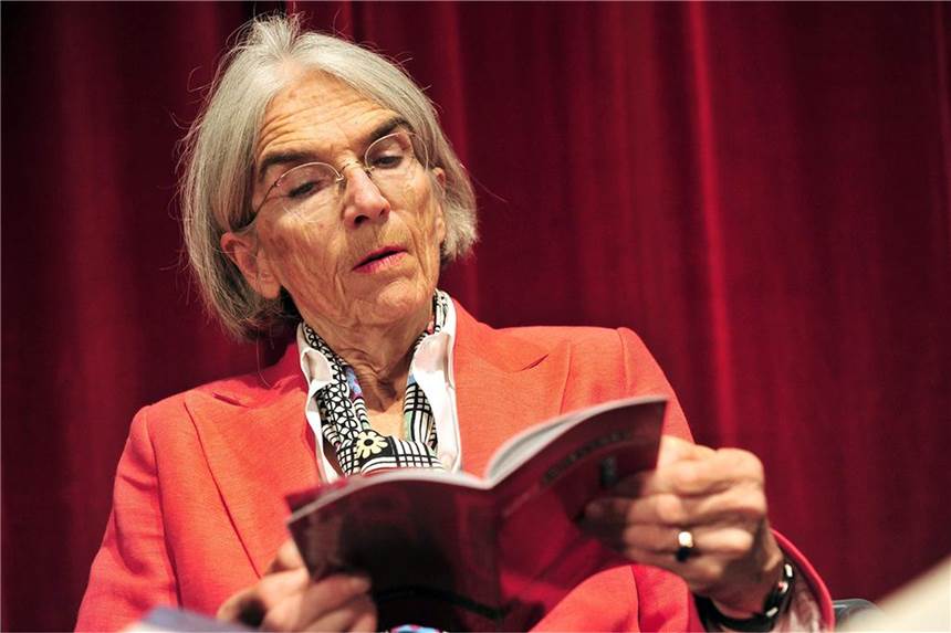 Bestseller-Autorin Donna Leon kommt im März wieder nach Lünen Im Oktober 2012 war die Bestseller-Autorin Donna Leon im Heinz-Hilpert-Theater zu Gast. Am 15. März kommt sie wieder und stellt ihr neues Buch „Flüchtiges Begehren“ vor.