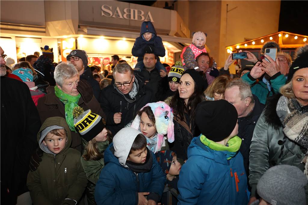 Im Pavillon am Alten Markt trugen Kinder Gedichte und Lieder vor.