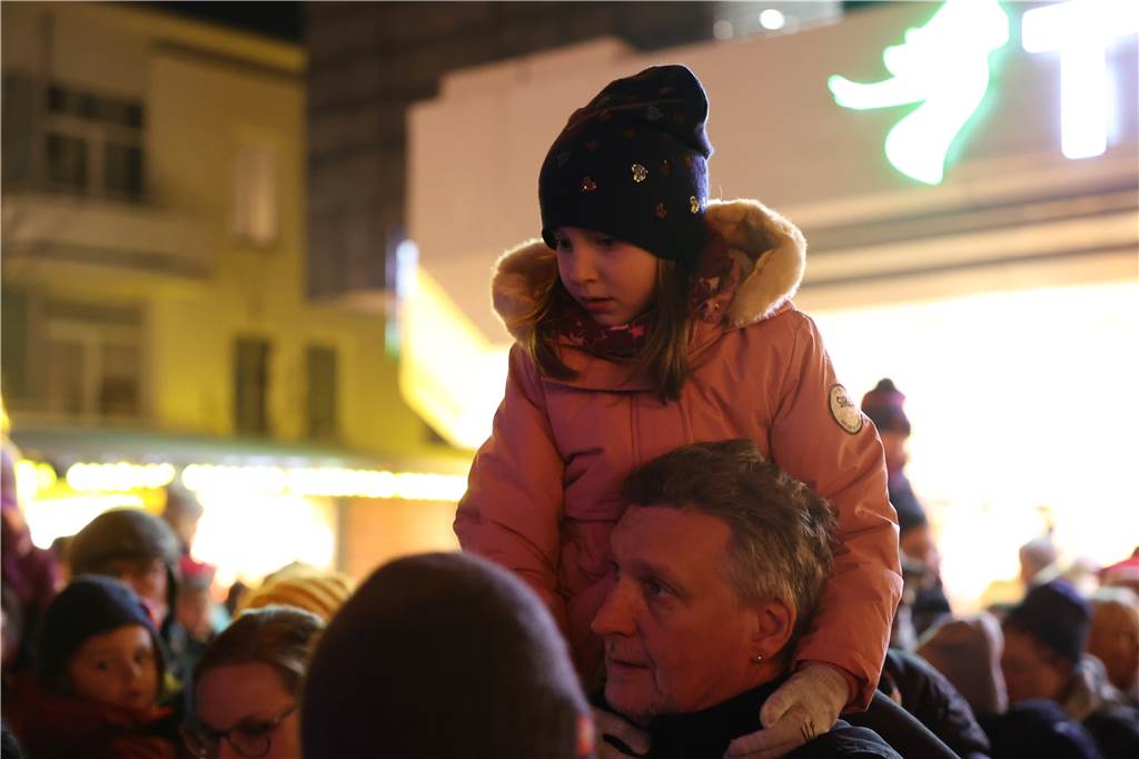 Im Pavillon am Alten Markt trugen Kinder Gedichte und Lieder vor.