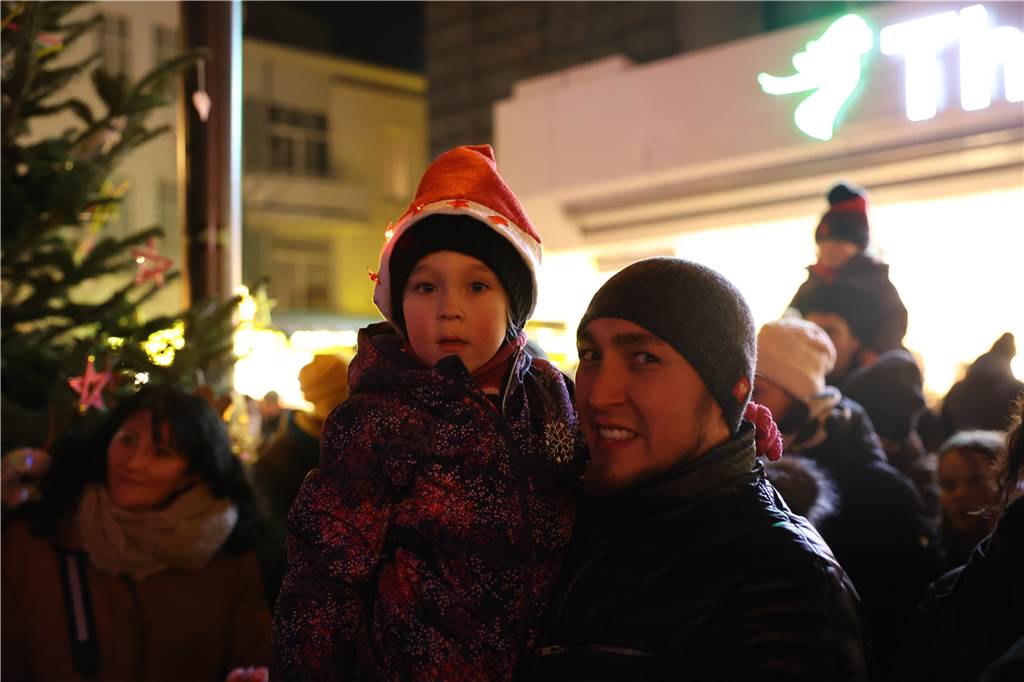 Im Pavillon am Alten Markt trugen Kinder Gedichte und Lieder vor.