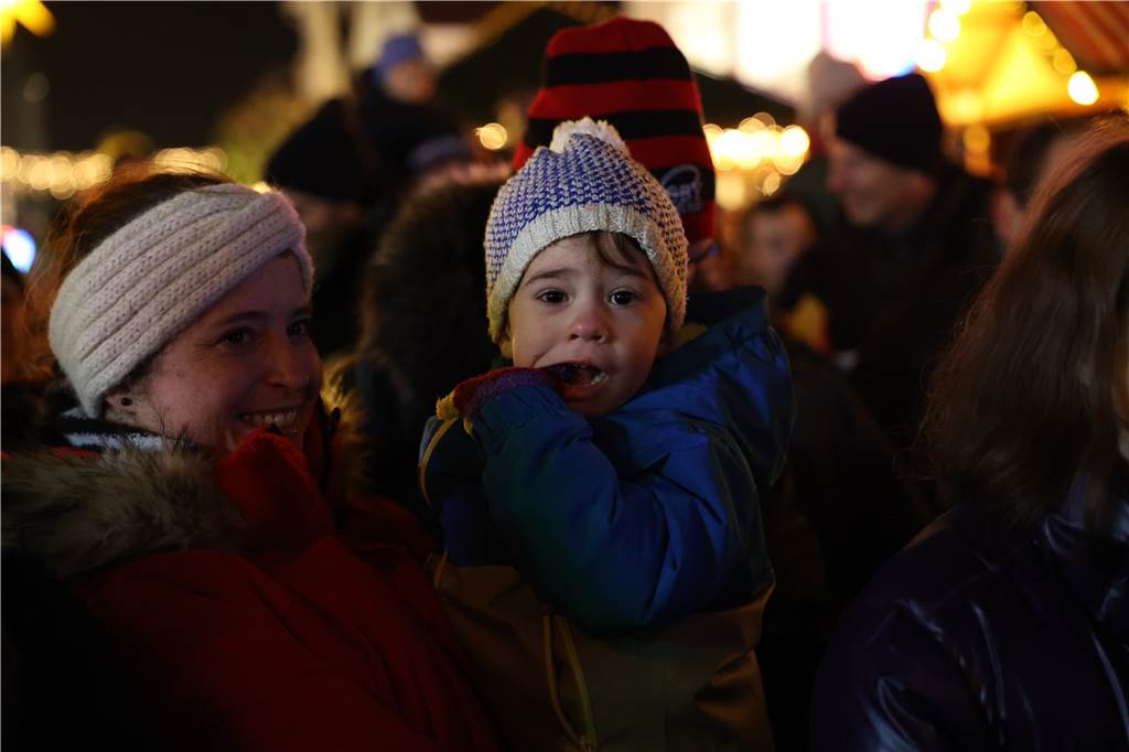 Im Pavillon am Alten Markt trugen Kinder Gedichte und Lieder vor.