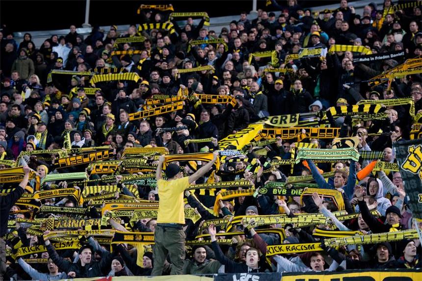 "Die ständige Angst war unser Begleiter" Im Petrowski-Stadion blieb es ruhig, in der Innenstadt bewegten sich die BVB-Fans hingegen in "ständiger Angst".