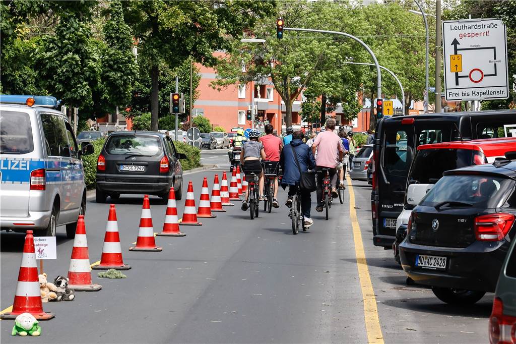 Altes Streitthema: Klimabeirat macht sich für Pop-Up-Radwege stark Im Rahmen einer Fahrrad-Demo wurde bereits einmal auf der Heiligegartenstraße ein Pop-Up-Radweg markiert.