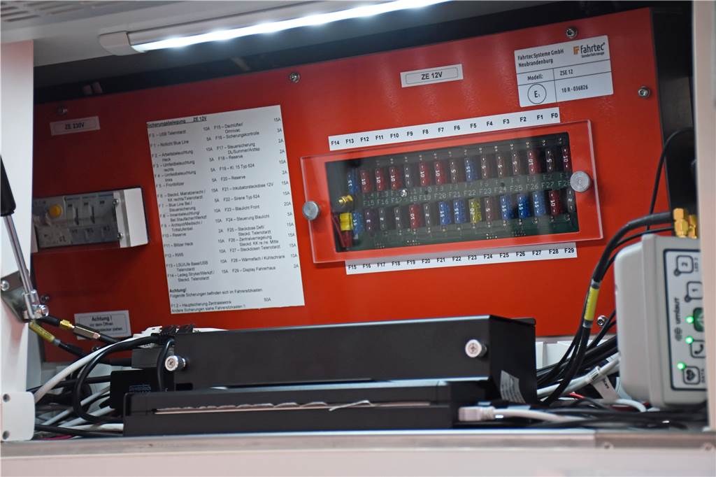 Im Rettungswagen steht ein kleiner Drucker, den der Telenotarzt von der Zentrale aus ansteuern kann.