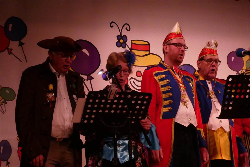Im Saal und auf der Bühne herrschte gute Stimmung