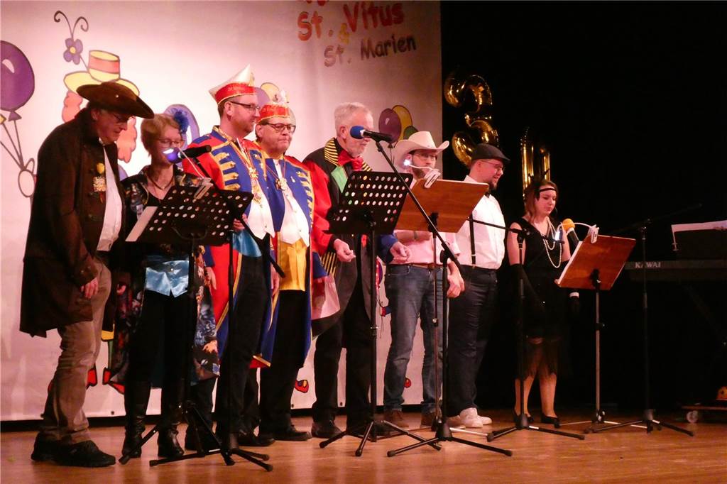 Im Saal und auf der Bühne herrschte gute Stimmung